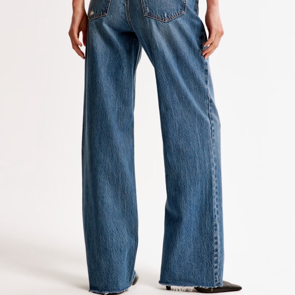 Women's High Rise Loose Jeans - Medium Wash